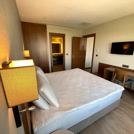 Tuerkmen Riverside Hotel 4*